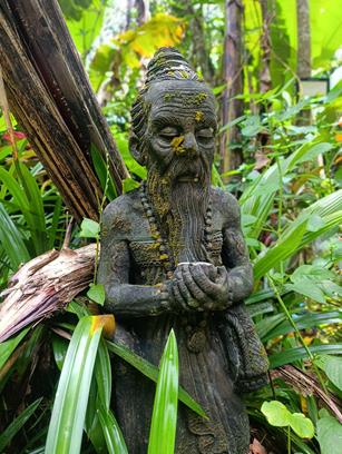 Rzeźba na plantacji tropikalnej