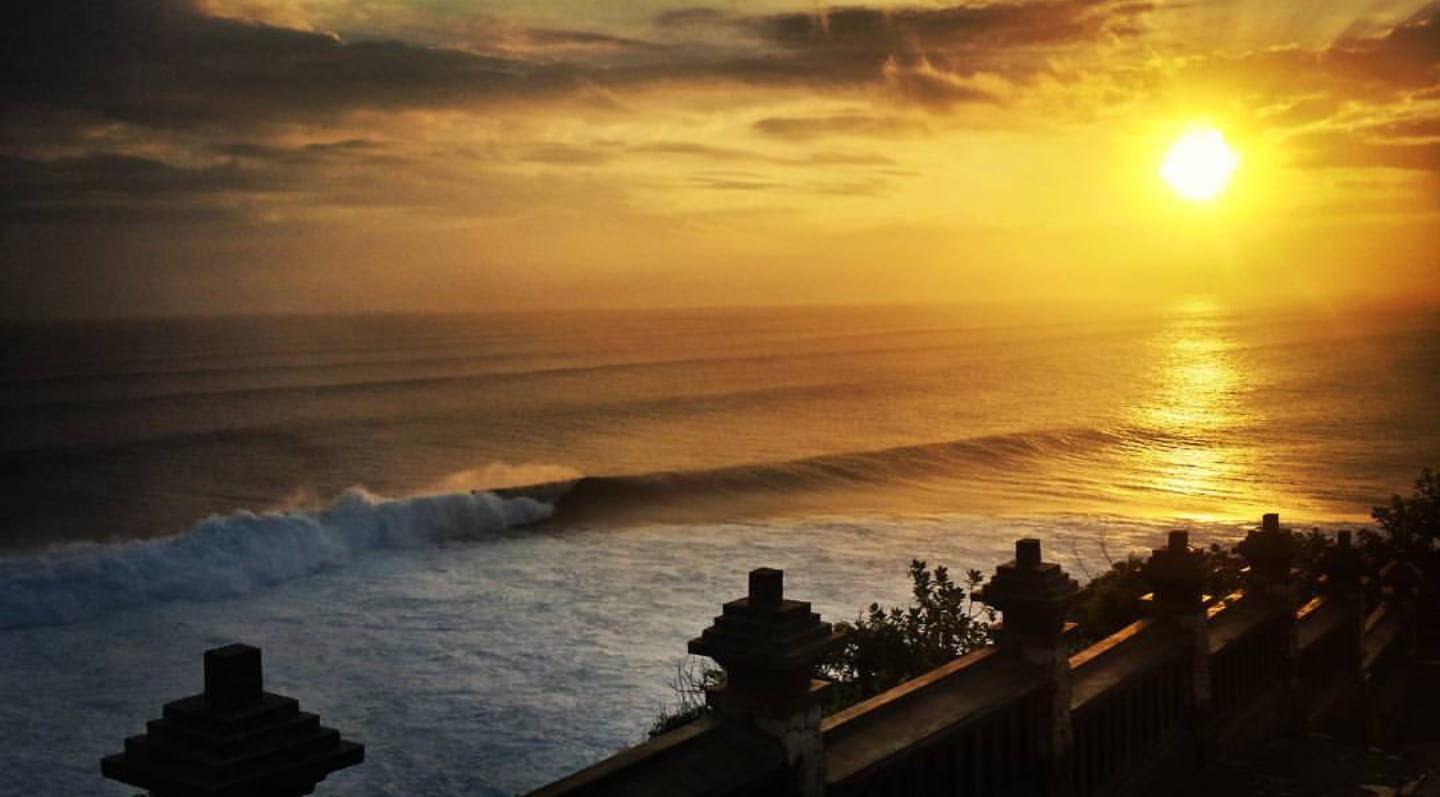 Uluwatu temple sunset